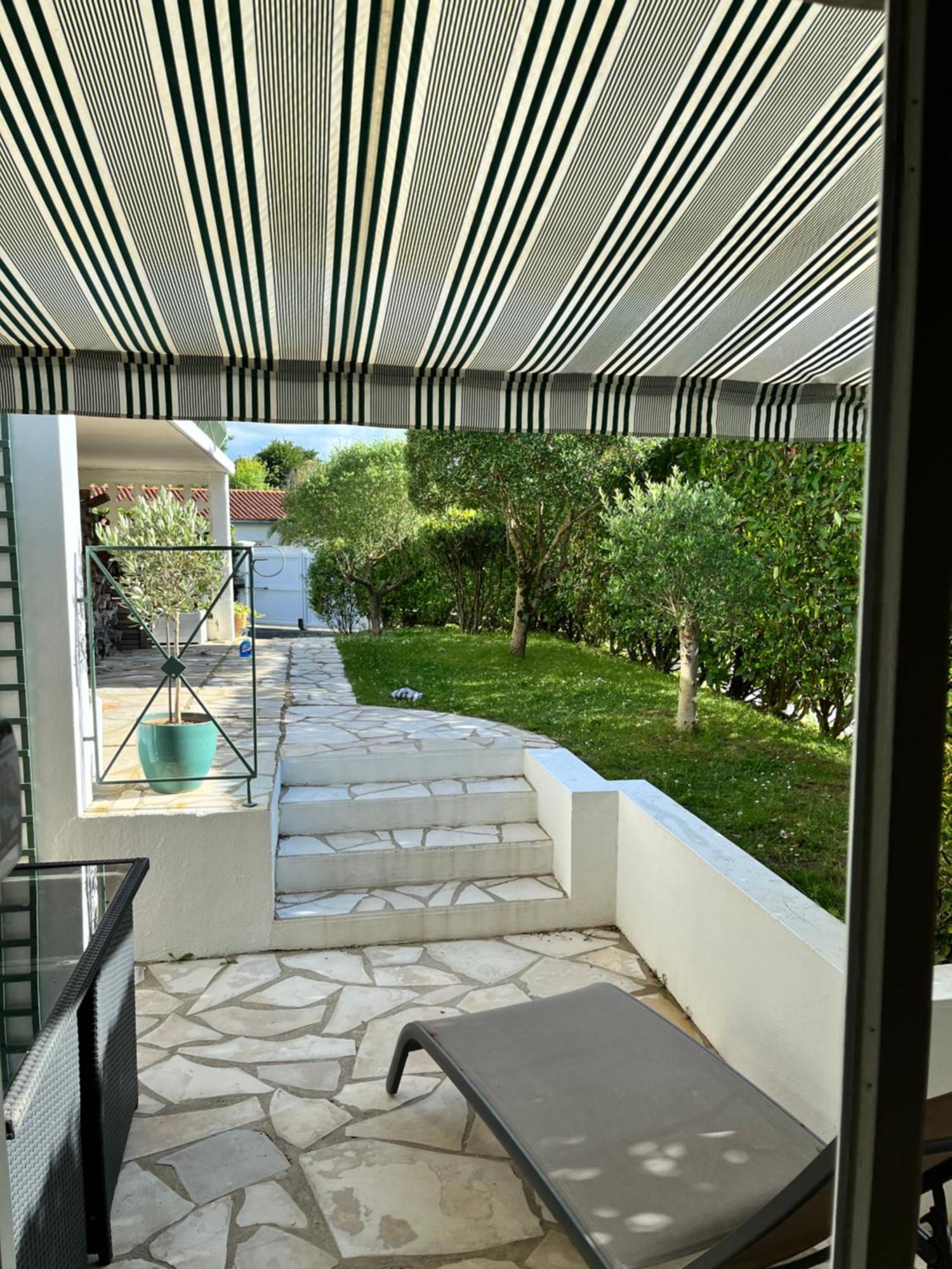 Charmant Petit Appartement Avec Sa Terrasse Privee Baiona Exterior foto